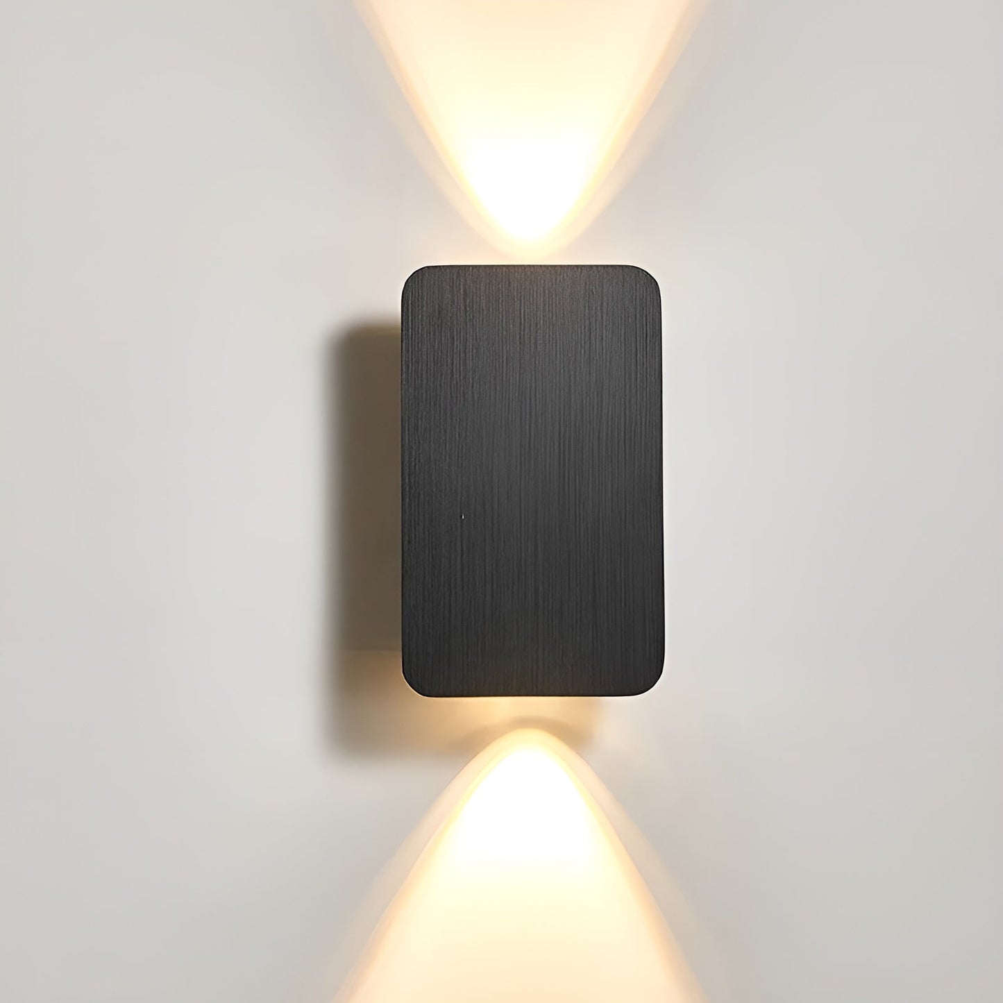Reslin Wall Light