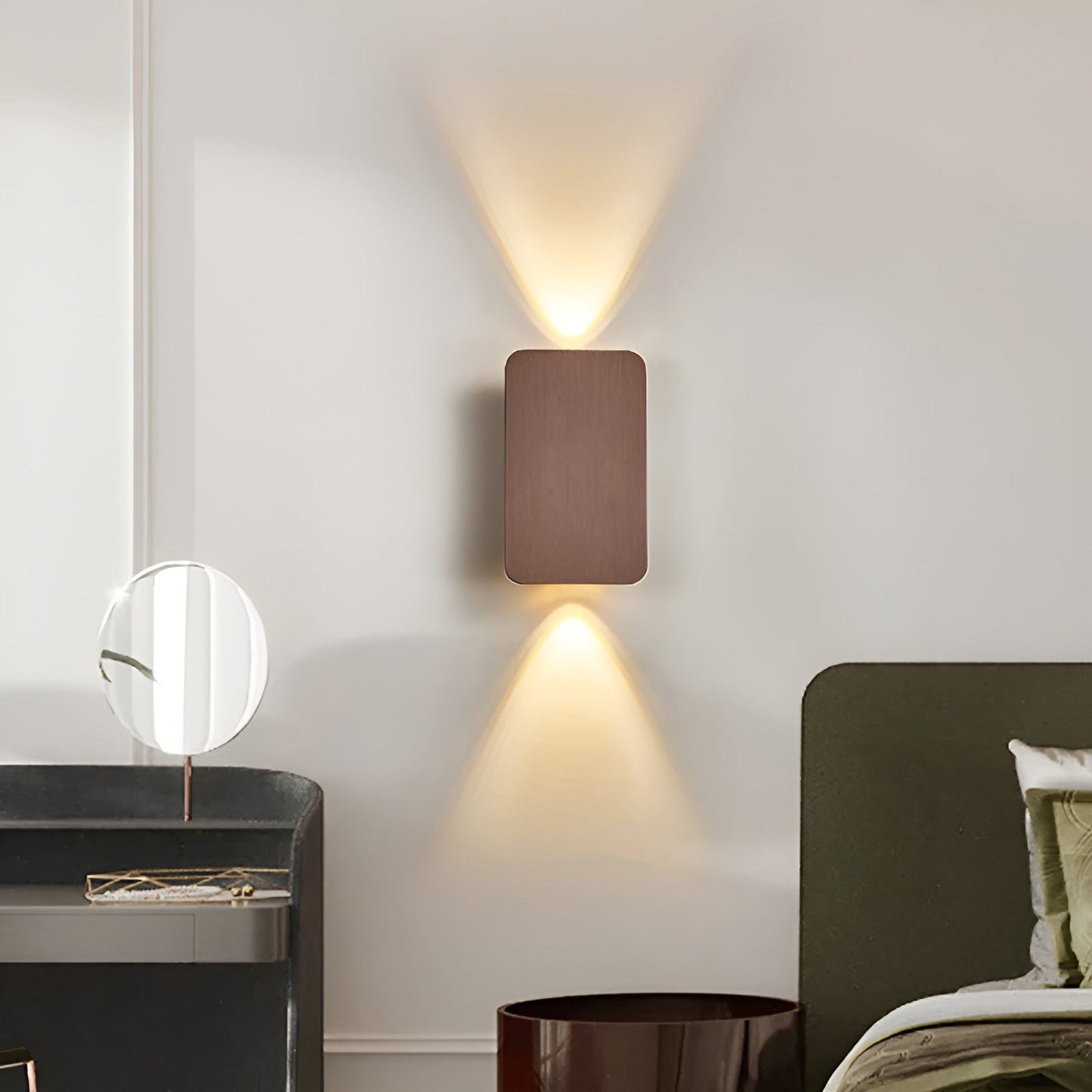 Reslin Wall Light