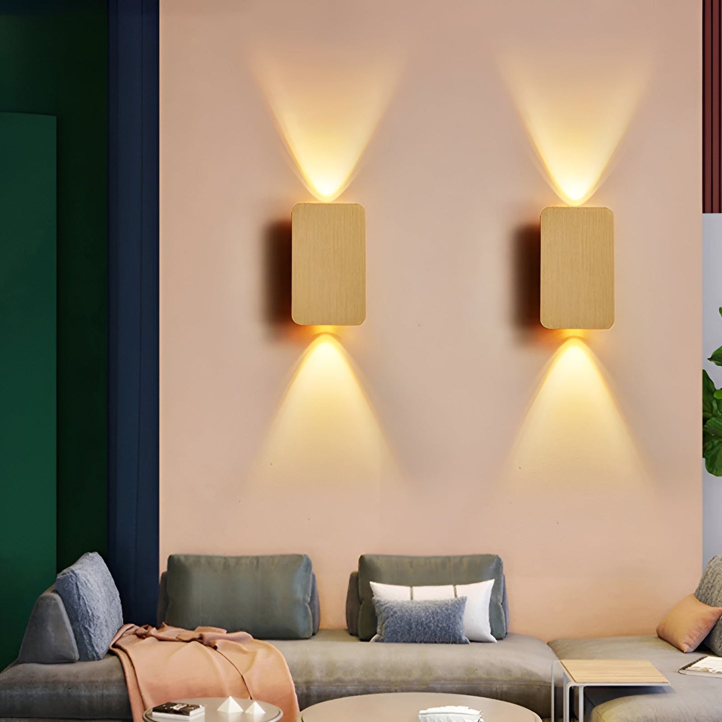 Reslin Wall Light